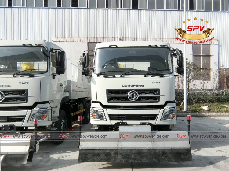 Front view of Sewer Jetting Truck Dongfeng Kinland
